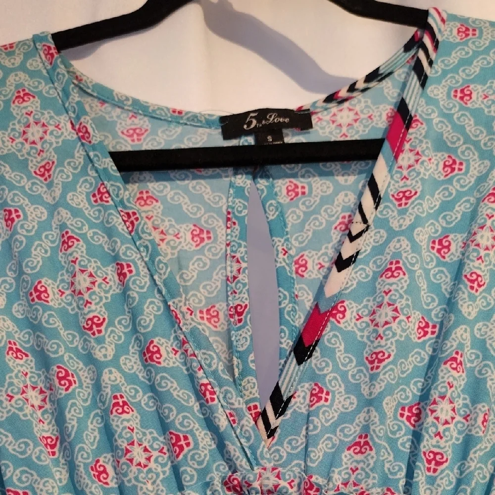 5th & Love Maxi Dress with Chevron Sleeves - Picture 15 of 16